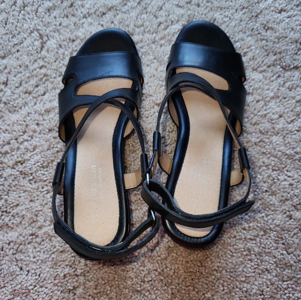 Naturalizer Villette Black Leather Wedge Sandal 7M